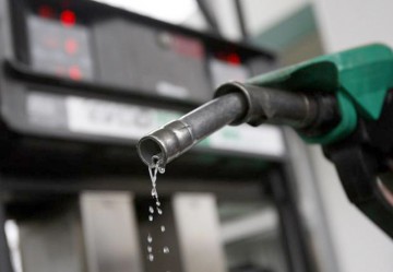 Prețul petrolului s-ar putea prabuși la 30 de dolari barilul